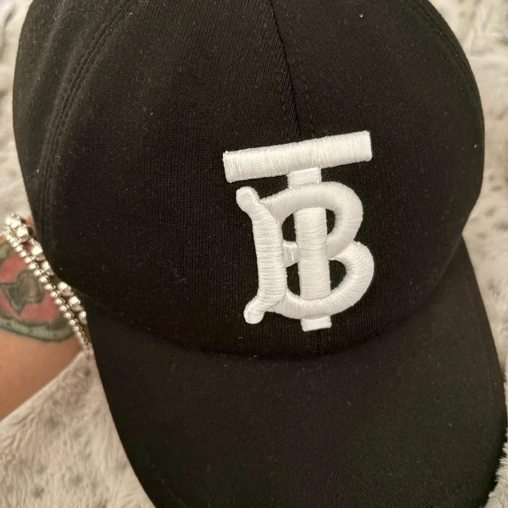 Burberry Black Garment - Picture 1 of 3